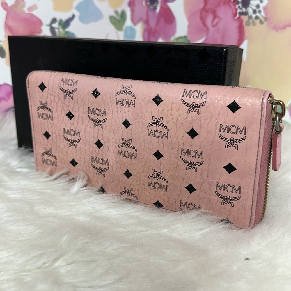 💯Authentic MCM Pink Logo Zip Wallet - Picture 6 of 15